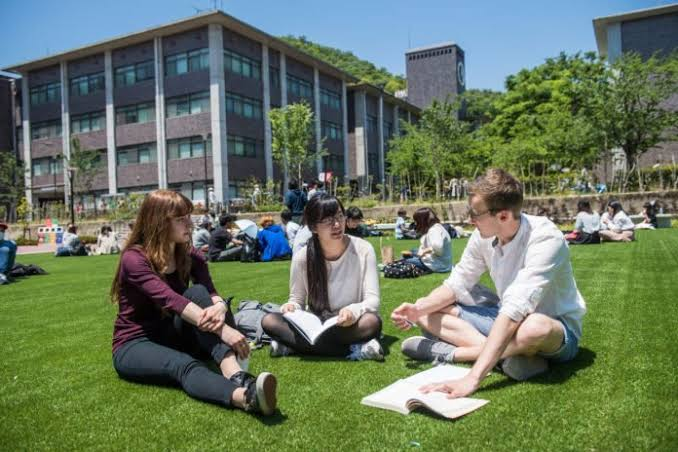 MEXT University