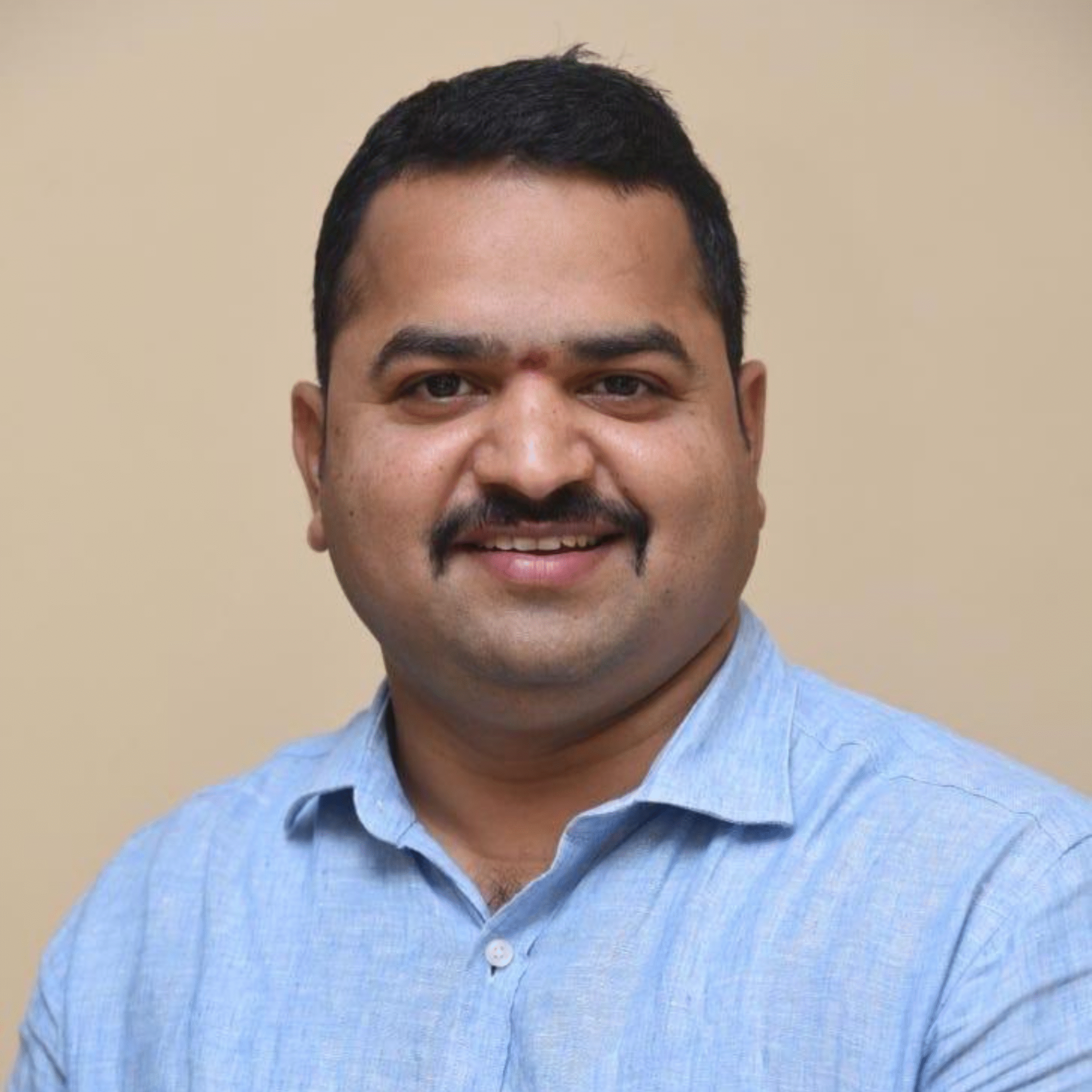 Shri Mangesh Chivate