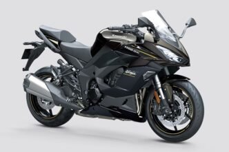 700 Kawasaki Ninja Motorcycles Roar Into Japans Ninja Heritage City