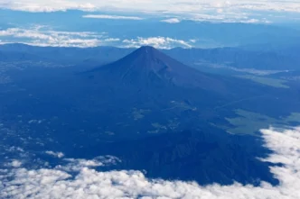 Japan Father Leaves 7 Year Old Son Alone on Mount Fuji for Hours to Continue Climb converted